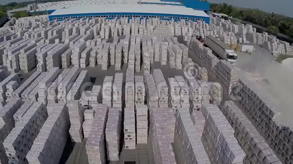 现代陶瓷厂工业仓库建筑外部空气工业外部视频的预览图