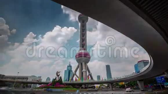 夏日上海城楼广场全景4k中国视频的预览图
