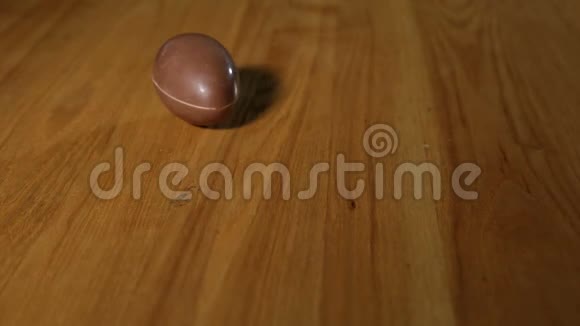 巧克力蛋和玩具视频的预览图