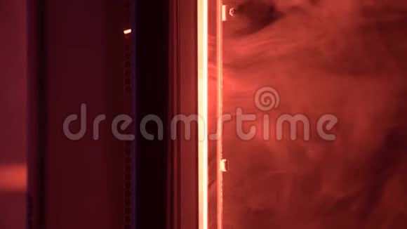 烟雾和工作室照明视频的预览图