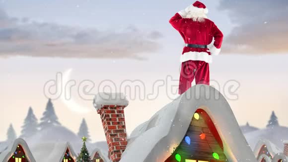 圣诞老人条款在屋顶装饰的房子在冬天的风景和降雪视频的预览图