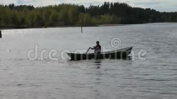 划船船浮视频的预览图