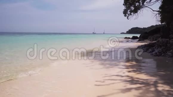 热带海滩和海洋视频的预览图