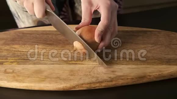 如何切洋葱和切洋葱视频的预览图
