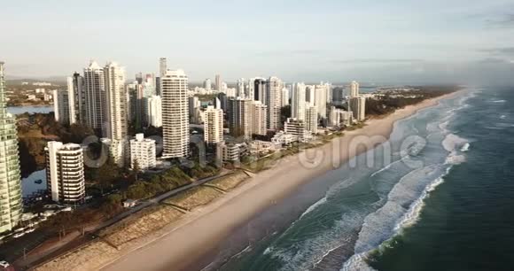 冲浪天堂是昆士兰黄金海岸2018年海滨度假胜地视频的预览图