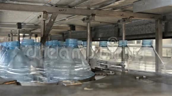 塑料瓶的生产视频的预览图