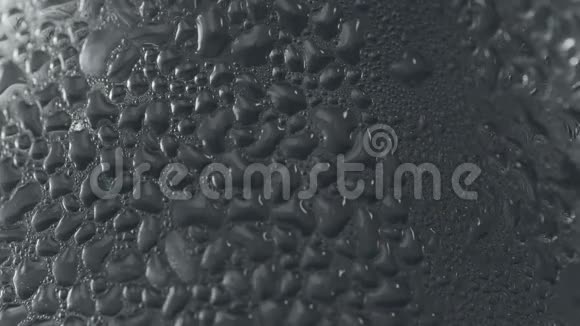 气泡和湿玻璃视频的预览图