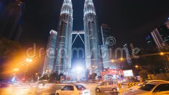 吉隆坡摩天大楼双子塔的时间推移视频的预览图