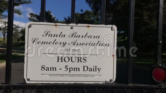 圣巴巴拉公墓小时标志4K30fps视频的预览图