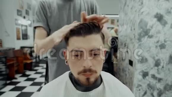 男士发型视频的预览图