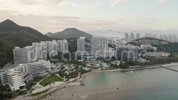 热带城市空中视频的预览图