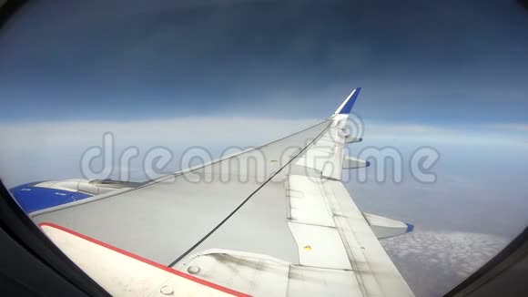 飞行中的空中录像视频的预览图