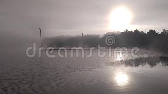 一个美丽的亚茨维尔湖太阳升起2017年7月视频的预览图