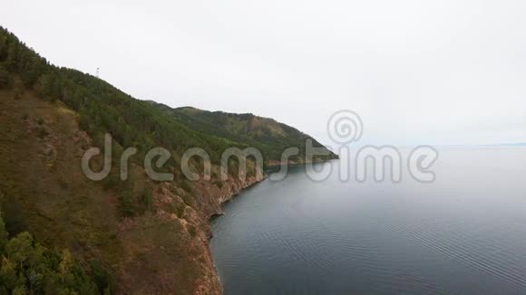 鸟瞰贝加尔湖视频的预览图