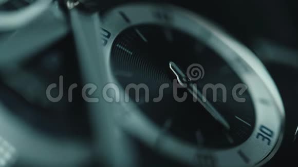 豪华男子手表细节计时器或计时器关闭时间概念宏观观点视频的预览图