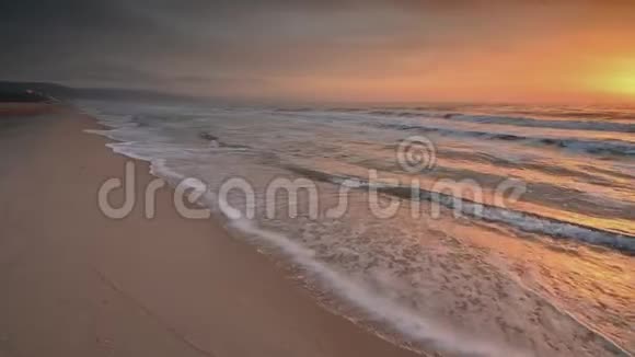沙滩海上日出视频的预览图