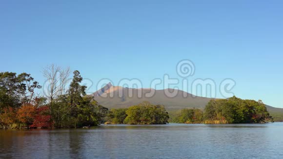 从奥努马湖观赏风景视频的预览图