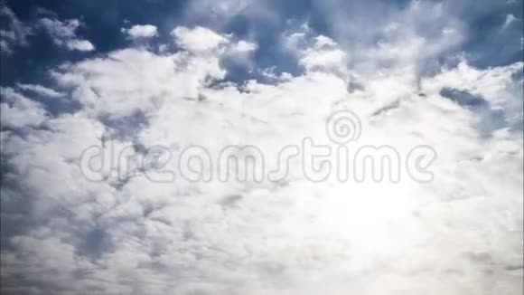 白天的云彩视频的预览图