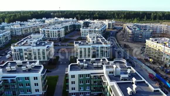 北欧小镇空中全景现代建筑屋顶视频的预览图