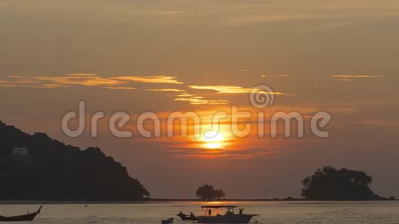 普吉岛日落景观视频的预览图