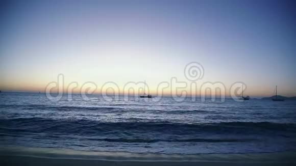 张贴日落海和蓝天视频的预览图