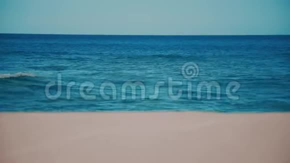 粉红沙滩天堂海滩视频的预览图