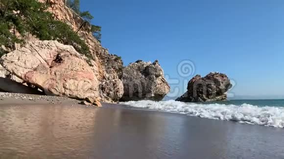 美丽的沙滩视频的预览图
