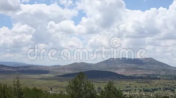 土耳其高原上空的云视频的预览图