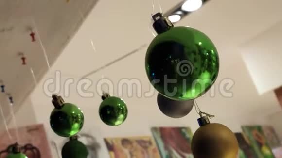 圣诞球装饰2个视频的预览图