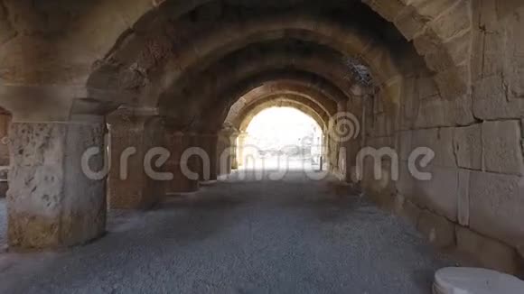 在特里波利斯古城发掘的旧市场视频的预览图