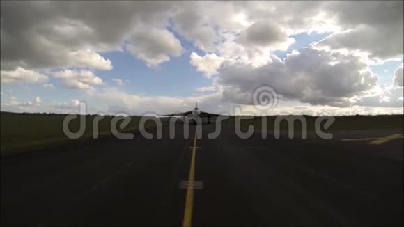 机场滑行道景观视频的预览图