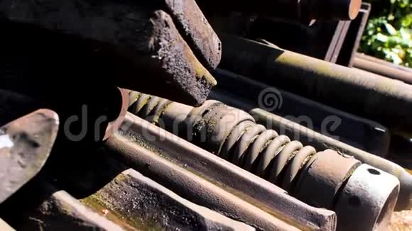 生锈的金属管道生锈的东西视频的预览图