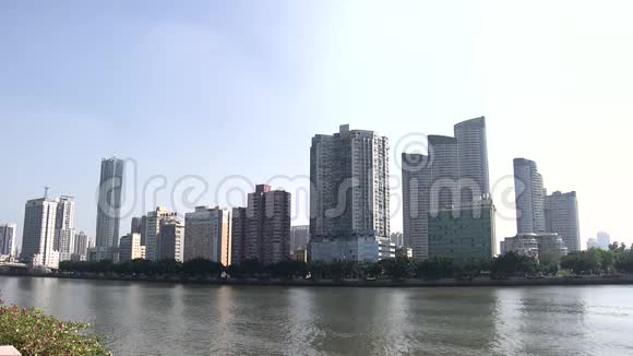 亚洲河流摩天大楼视频的预览图
