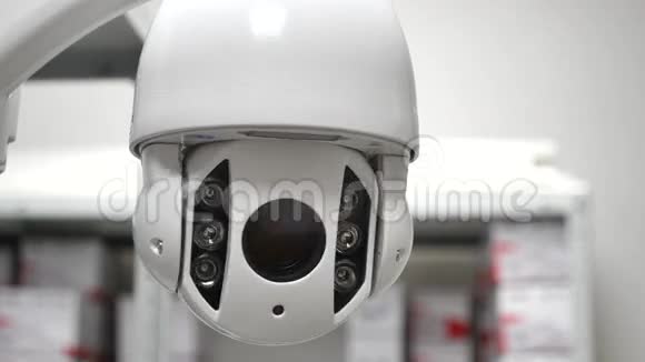运行中的PTZ摄像机CCTV系统视频的预览图