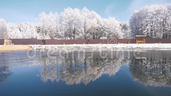 湖上的冬天视频的预览图