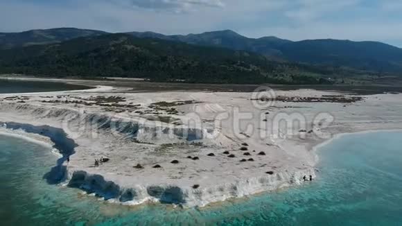 土耳其布尔杜尔的萨尔达湖视频的预览图