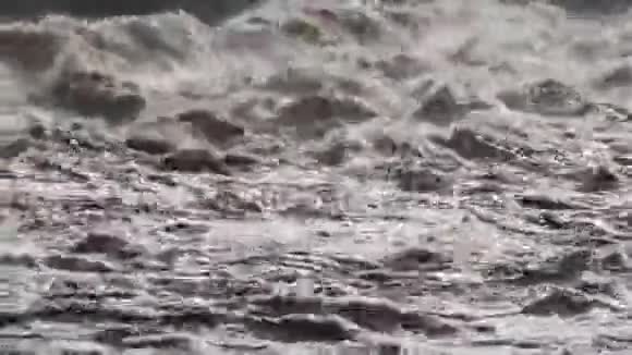 洪水期间的t水表面视频的预览图
