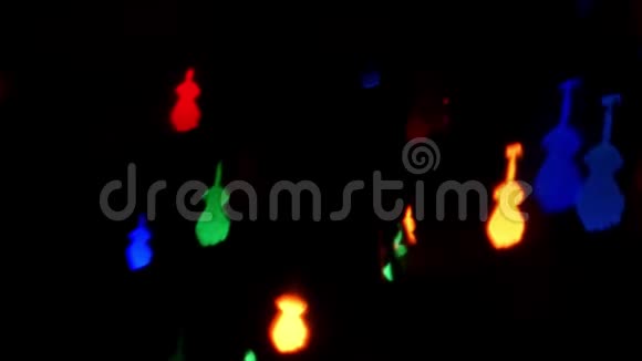 吉他形状的霓虹灯标志视频的预览图