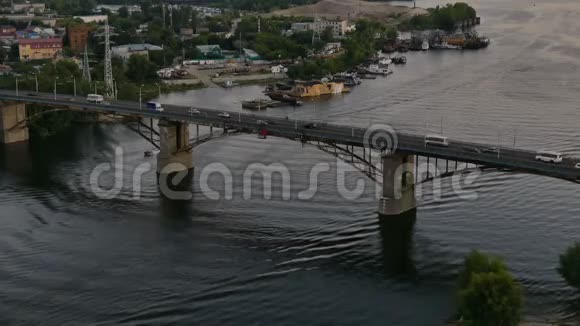 河上的桥视频的预览图