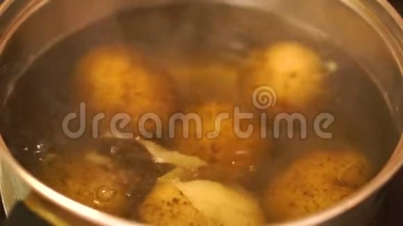 煮土豆视频的预览图