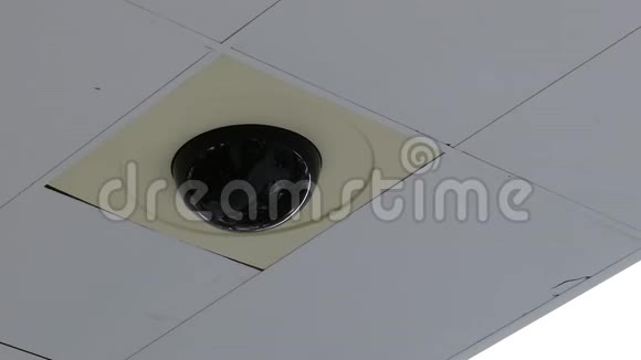 商场内天花板顶部的穹顶监控摄像头视频的预览图