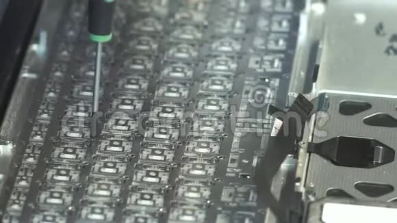 电脑维修车间视频的预览图