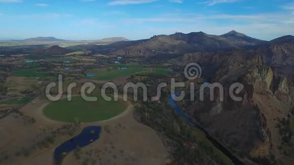俄勒冈州史密斯岩视频的预览图