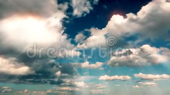 天空和云彩时光流逝视频的预览图