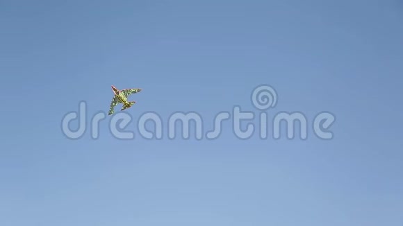 风筝盘旋在空中视频的预览图