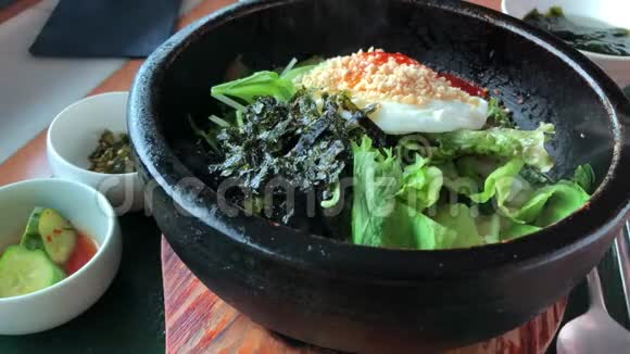 韩国热石菜视频的预览图