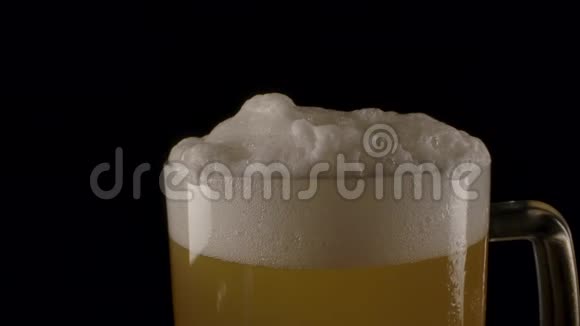 白沫冰镇啤酒视频的预览图