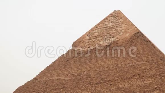 吉萨的切弗伦金字塔顶端视频的预览图
