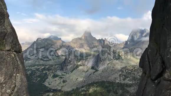 额尔加基山脉视频的预览图