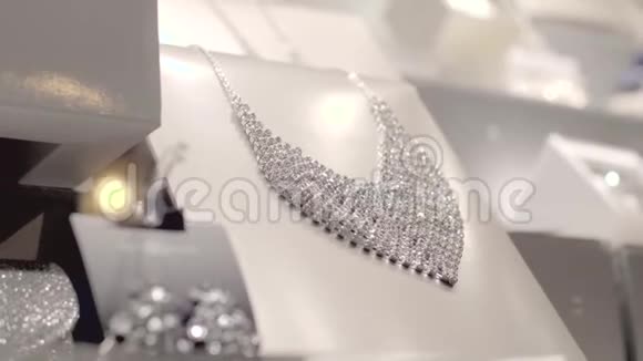 珠宝商店橱窗视频的预览图